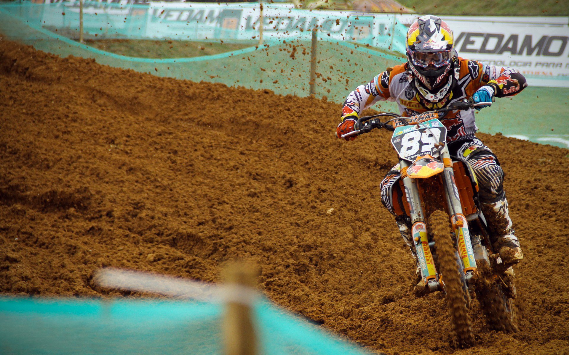 墨西哥球迷在冰天雪地中跳“足球辣舞”，墨西哥踢足球