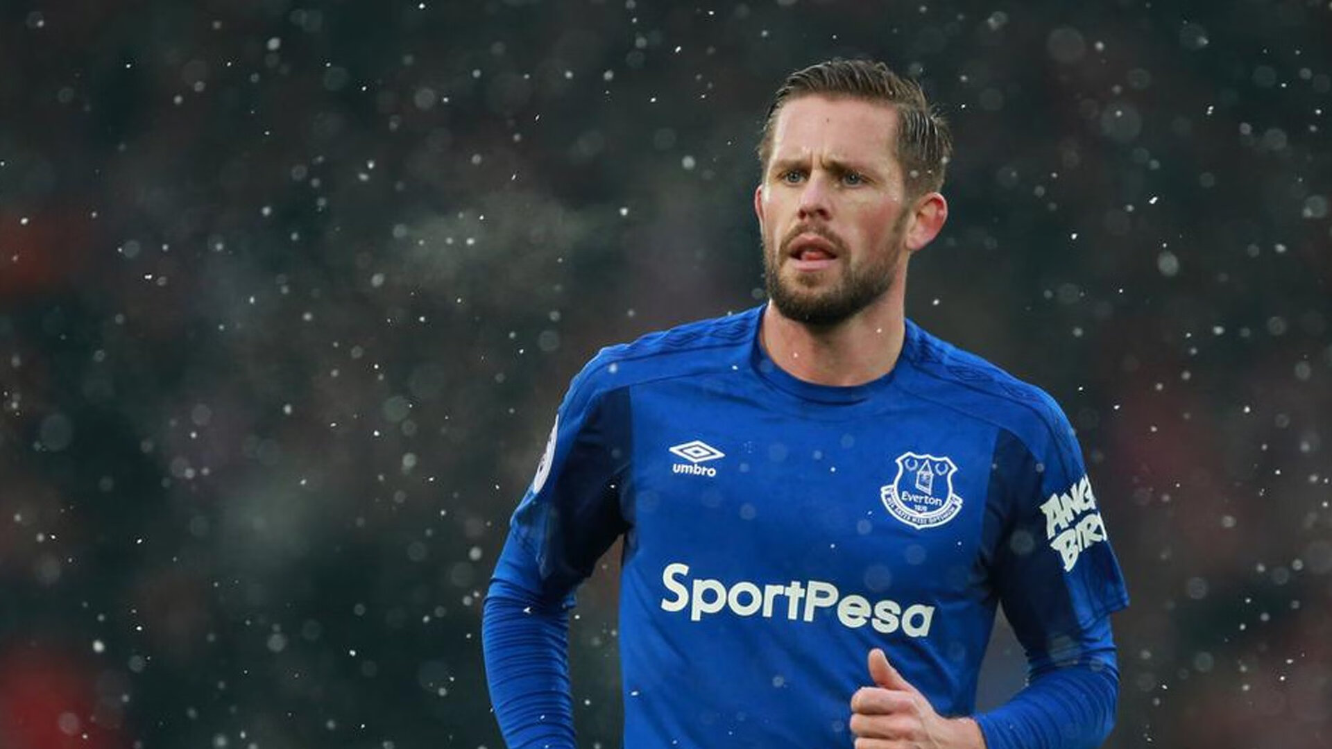 墨西哥球迷在冰天雪地中跳“足球辣舞”，墨西哥踢足球